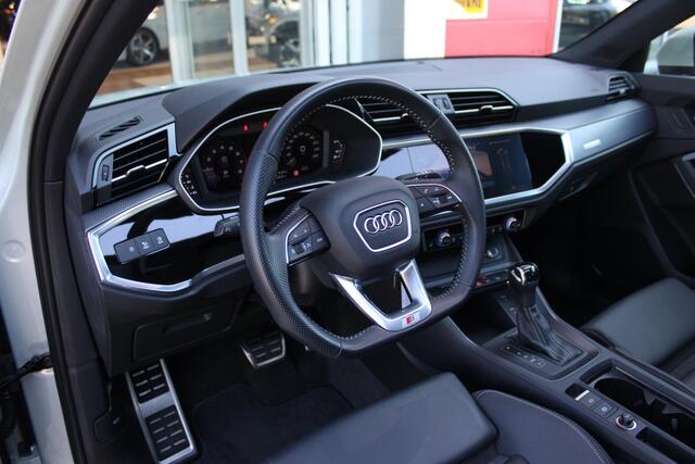 Audi Q3 Sportback 35 TFSI 150PK S-TRONIC 7 S EDITION * NIEUWSTAAT * | S-LINE EXTERIEUR | S-LINE INTERIEUR | AUDI VIRTUAL COCKPIT | PANORAMISCH SCHUIF / KANTELDAK | NAVIGATIE | TWIN LEDEREN BEKLEDING ZWART MET ROTSGRIJS STIKSEL | VOORSTOELEN VERWARMBAAR | ACHTERUI
