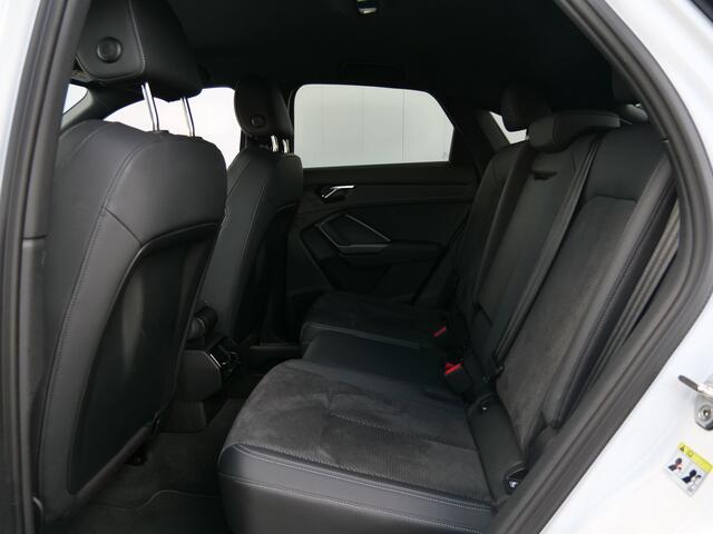 Audi Q3 Sportback 35 TFSI 150 Pk S Edition Apple Carplay / Trekhaak / PDC / DAB / 19 inch
