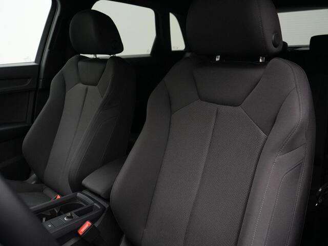 Audi Q3 45 TFSI e 245 pk S-tronic Advanced edition / S-Line | Navigatie | Stoelverwarming | Adaptive Cruise | Keyless | Parkeersensoren voor/achter