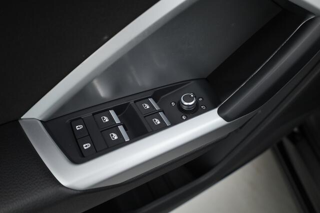Audi Q3 Sportback 35 TFSI Pro Line business | Elek. Trekhaak | CarPlay | Adapt. Cruise | Stoelverw. | Navi