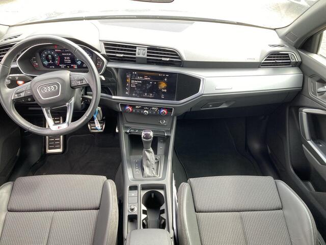 Audi Q3 45 TFSIe 180kW/245PK S-Line · Apple Car Play · Camera + Parkeersensoren · 19'' Velgen · Leder/stof