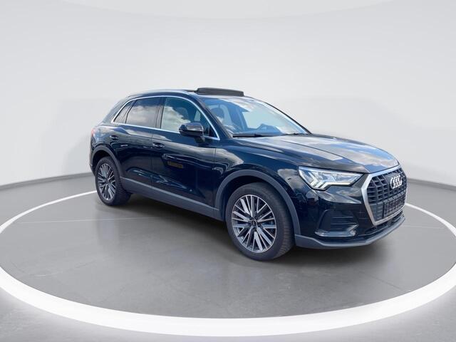 Audi Q3 45 TFSIe 180kW/245PK · Panoramadak · Stoelverwarming · Camera · Apple Car Play · Leder/Alcantara · Drive select