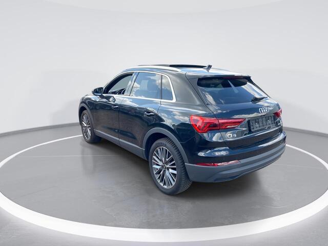 Audi Q3 45 TFSIe 180kW/245PK · Panoramadak · Stoelverwarming · Camera · Apple Car Play · Leder/Alcantara · Drive select
