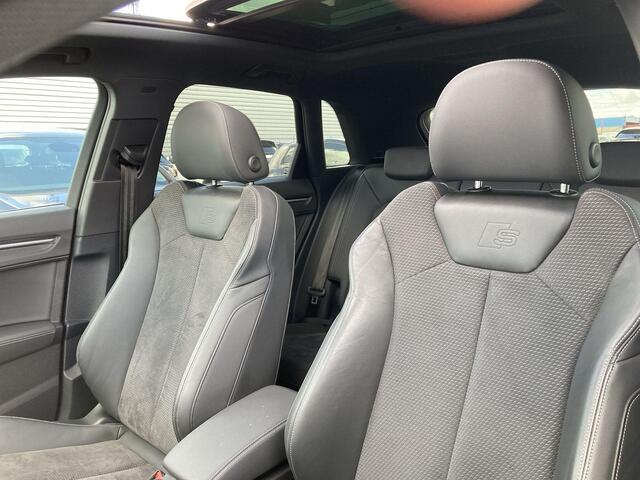 Audi Q3 45 TFSIe 180kW/245PK · Panoramadak · Stoelverwarming · Camera · Apple Car Play · Leder/Alcantara · Drive select
