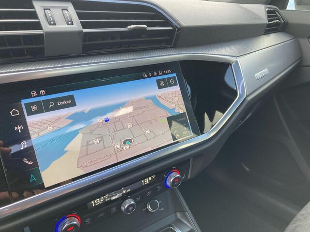 Audi Q3 45 TFSIe 180kW/245PK · Panoramadak · Stoelverwarming · Camera · Apple Car Play · Leder/Alcantara · Drive select