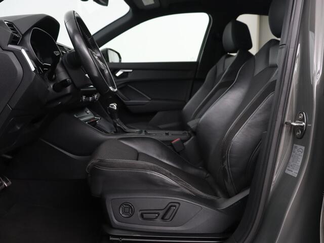 Audi Q3 35 TFSI S Line Pro Line S | Panoramadak | Stoelverwarming | Adaptive cruise | Carplay | Trekhaak | Keyless | Virual Cockpit | Half leder | DAB | Full LED
