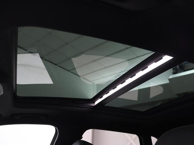 Audi Q3 35 TFSI S Line Pro Line S | Panoramadak | Stoelverwarming | Adaptive cruise | Carplay | Trekhaak | Keyless | Virual Cockpit | Half leder | DAB | Full LED