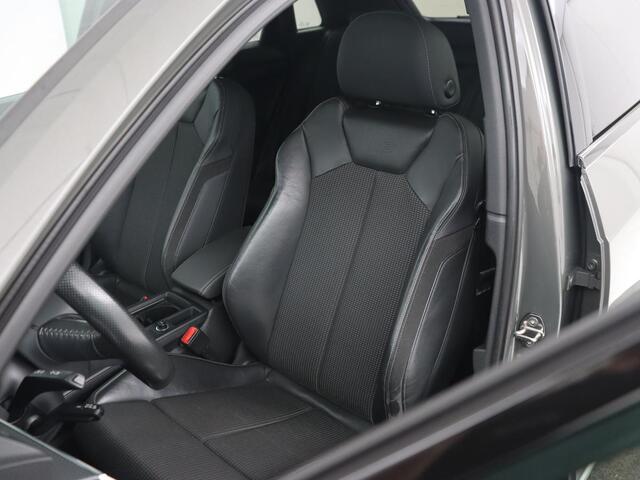 Audi Q3 35 TFSI S Line Pro Line S | Panoramadak | Stoelverwarming | Adaptive cruise | Carplay | Trekhaak | Keyless | Virual Cockpit | Half leder | DAB | Full LED