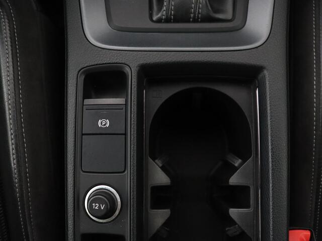 Audi Q3 35 TFSI S Line Pro Line S | Panoramadak | Stoelverwarming | Adaptive cruise | Carplay | Trekhaak | Keyless | Virual Cockpit | Half leder | DAB | Full LED