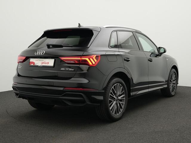 Audi Q3 45 TFSI e 245 pk S-tronic S edition | Trekhaak | Achteruitrijcamera | Standkachel | Cruise Control | 19 inch