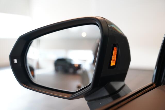 Audi Q3 45 TFSI e S-Line/Navi/Dealer onderhouden/Unieke stand
