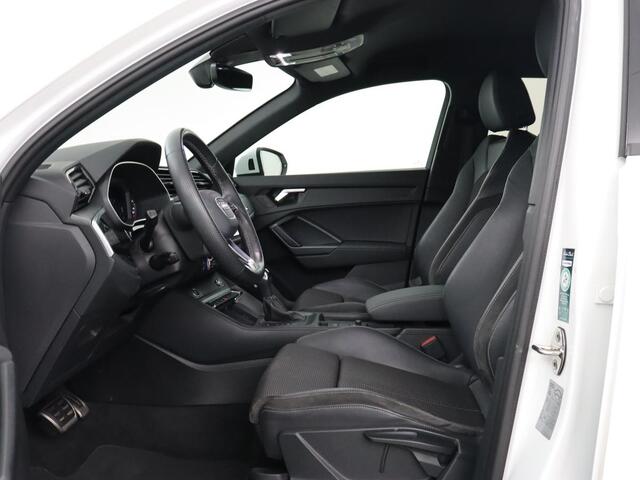 Audi Q3 45 TFSI e S edition | Stoelverwarming | Adaptive cruise | Carplay | 19'' | Virtual Cockpit | Sportstoelen | Half leder | Full LED | Parkeerhulp | PHEV | Plug In