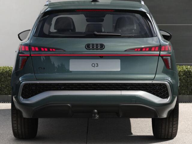 Audi Q3 S edition e-hybrid | 272 PK Hatchback | 19 inch | Privacyglas | Trekhaak | Matrix Led |
