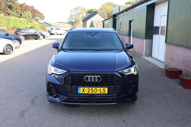 Audi Q3 35 TFSI "S line" Edition, Automaat, werkelijk een BEAUTY, .. RIJKELIJK uitgevoerd .. pracht kleur .. springt er echt uit