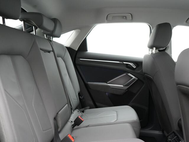 Audi Q3 Sportback 45 TFSI e S Line Plug In Hybrid 245pk Dealer O.H PHEV | Adaptive Cruise | Alcantara Sportstoelen Verwarmd | Bluetooth | Lane Assist | Blis | Sfeerverlichting | Navigatie | Virtual | DAB | 20"LM |