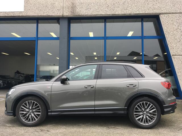 Audi Q3 35 TFSI S-line Black Leder Sfeer CarPlay