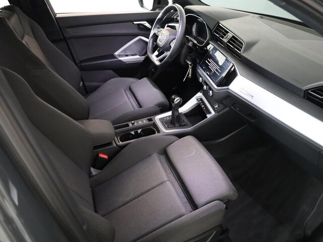 Audi Q3 45 TFSI e Business Edition 245 pk S-tronic | Navigatie | Parkeersensoren | Adaptieve cruise control | LED koplampen | Lichtmetalen velgen 18" |