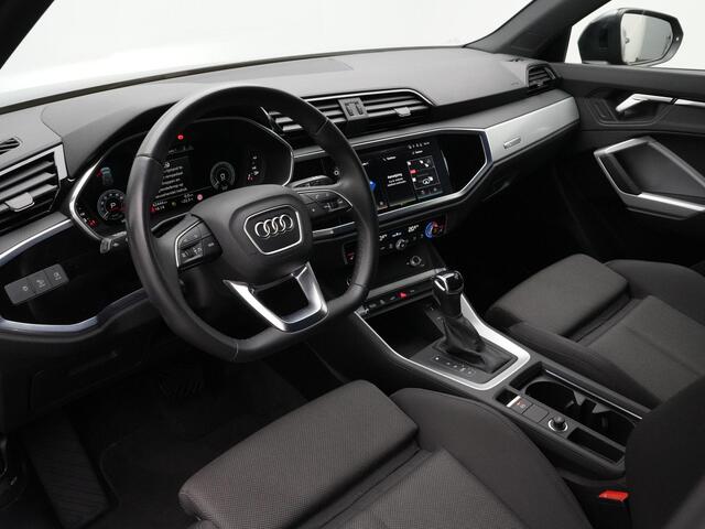 Audi Q3 45 TFSI e 245 pk S-tronic S edition | Sportstoelen | Standkachel | Stoelverwarming | LED koplampen | Adaptive Cruise | 19 inch