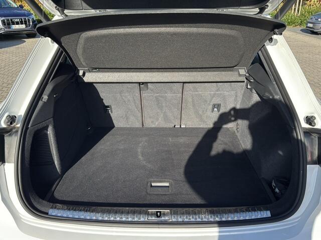 Audi Q3 45 TFSIe S-LINE NAVI/ACC/PDC/STOELVERW/E-KLEP