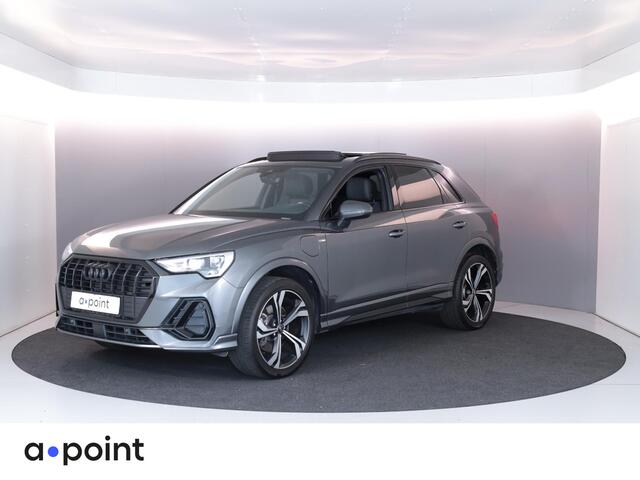Audi Q3 45 TFSI e S edition 245 pk S-tronic | Navigatie | Panoramadak | Parkeersensoren | Achteruitrijcamera | Adaptieve cruise control | Lichtmetalen 20" | S-Line |