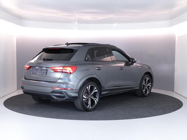Audi Q3 45 TFSI e S edition 245 pk S-tronic | Navigatie | Panoramadak | Parkeersensoren | Achteruitrijcamera | Adaptieve cruise control | Lichtmetalen 20" | S-Line |