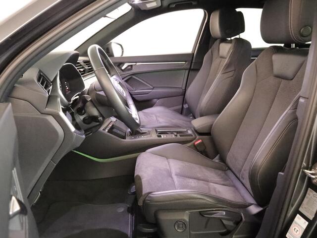 Audi Q3 45 TFSI e S edition 245 pk S-tronic | Navigatie | Panoramadak | Parkeersensoren | Achteruitrijcamera | Adaptieve cruise control | Lichtmetalen 20" | S-Line |