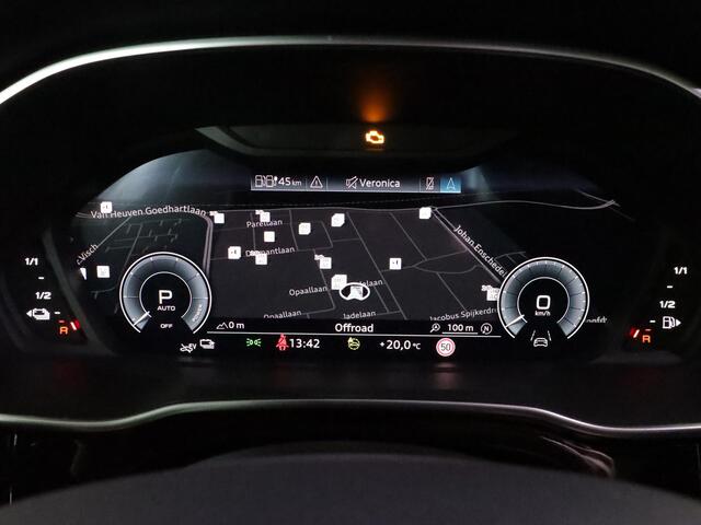 Audi Q3 45 TFSI e S edition 245 pk S-tronic | Navigatie | Panoramadak | Parkeersensoren | Achteruitrijcamera | Adaptieve cruise control | Lichtmetalen 20" | S-Line |