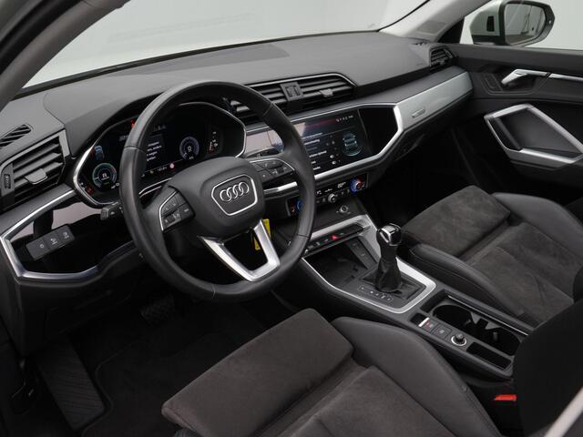 Audi Q3 Sportback 45 TFSI e 245 pk S-tronic S Edition | Panoramadak | Stoelverwarming | LED koplampen | Cruise Control | Sportstoelen | Park Assist | Side Assist | 20 inch