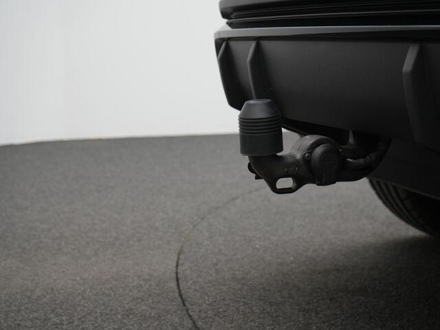 Audi Q3 Sportback 35 TFSI 150 pk S-tronic S Edition Competition / S-Line | Panoramadak | Trekhaak | Standkachel | Demperregeling | Elektr. verstelbare stoelen | Sonos | Rondomzicht camera