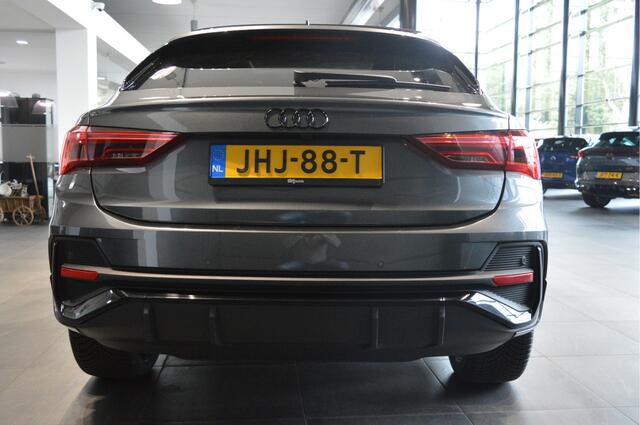 Audi Q3 Sportback 35 TFSI 2X S-LINE Black Style pano trekhaak camera 20 inch !!