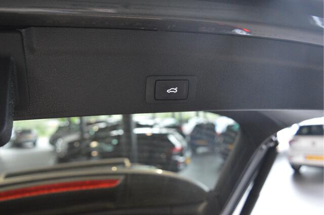Audi Q3 Sportback 35 TFSI 2X S-LINE Black Style pano trekhaak camera 20 inch !!