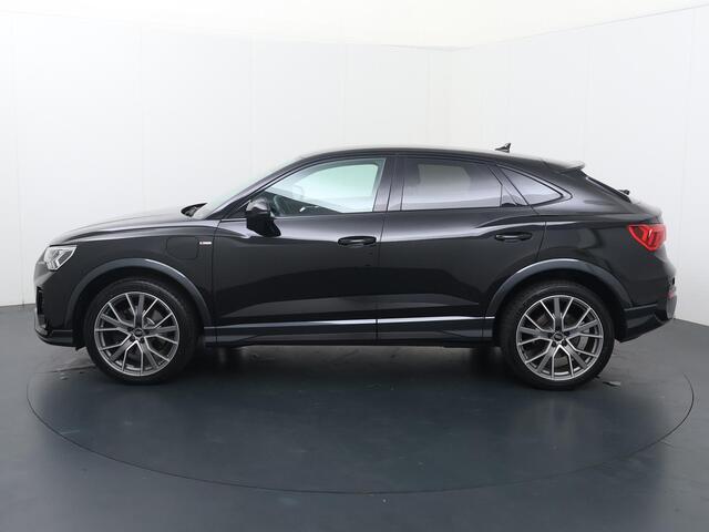 Audi Q3 Sportback 45 TFSI e S Edition | 245 PK | SoH 89% | Trekhaak wegklapbaar | Navigatiesysteem | Achteruitrijcamera | Voorstoelen verwarmd |