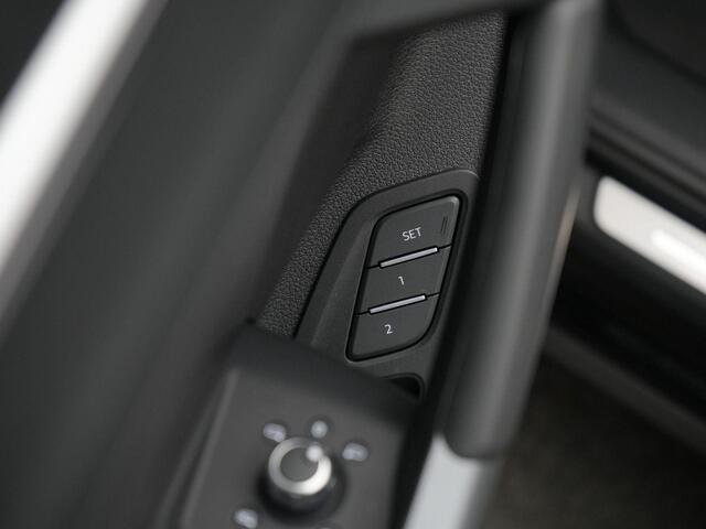 Audi Q3 Sportback 35 TFSI 150 pk S-tronic S Edition / S-Line | Panoramadak | Trekhaak | Geheugenstoel | Matrix LED | Sonos | Rondomzicht camera | Leder/alcantara