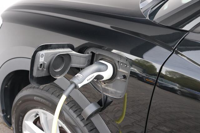 Audi Q3 45 TFSI e Hybride Leder Cruise Navi