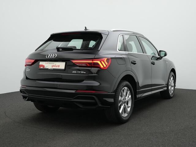 Audi Q3 45 TFSI e 245 pk S-tronic S-Line | Achteruitrijcamera | Navigatie | Adaptive Cruise | Side Assist