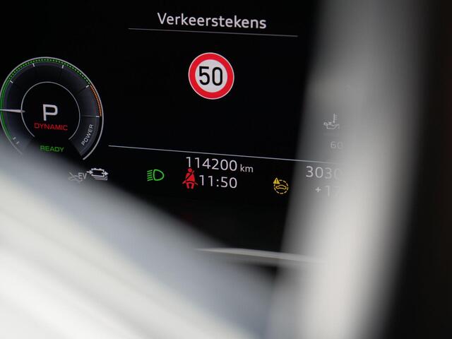 Audi Q3 Sportback 45 TFSI e 245 pk S-tronic S Edition / S-Line | Leder | Achteruitrijcamera | Stoelverwarming | Navigatie