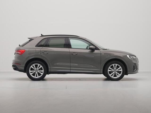 Audi Q3 35 TFSI 150pk Edition S line Navigatie dig display privacy glass