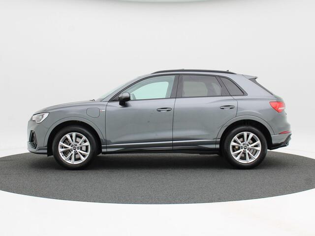 Audi Q3 45 TFSi e 245 Pk S edition | LED | Panoramadak | Zwart Optiek | Leder/Alcantara | Camera | CarPlay | Adaptive Cruise | Elektrische Achterklep | 18 Inch | 62.220 Km