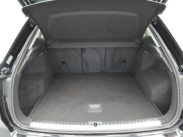 Audi Q3 40 TFSI 190pk S-Tronic quattro Advanced Pro Line Navigatie Wegkl. trekhaak Dode hoek ass. 90