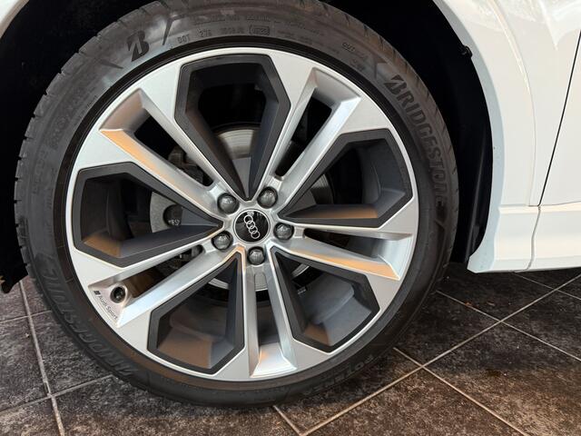 Audi Q3 35 TFSI S Edition ** 20inch ** Black Optic ** Stoelverwarming