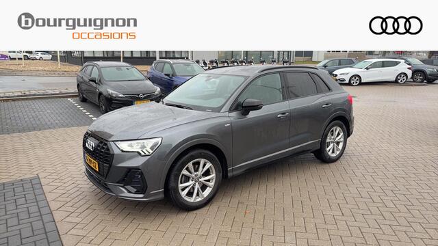 Audi Q3 35 TFSi 150 Pk Automaat S-Line | Navigatie | LED | S-Line Stoelen | Camera | Privacy Glas | Cruise | 1e Eigenaar | Trekhaak