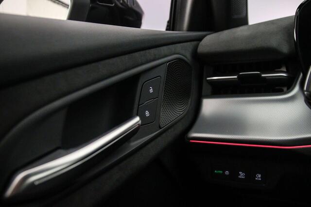 Audi Q3 1.5 200kW e-hybrid S edition | Tech plus | Full-led | ACC | Keyless | Techniekpakket |