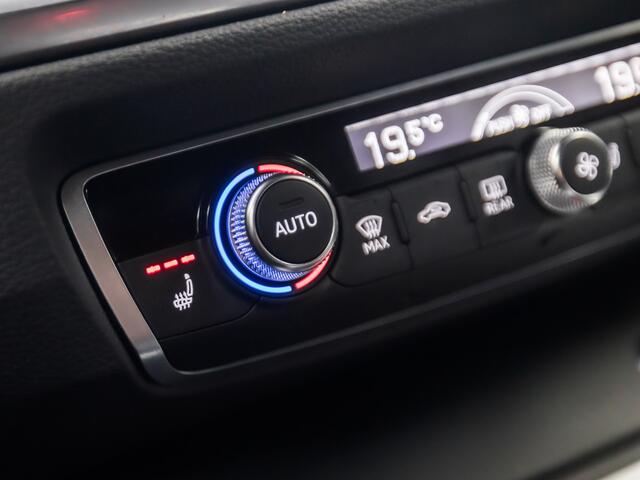 Audi Q3 35 TFSI S Line Sport 150Pk Automaat (VIRTUAL COCKPIT, GROOT NAVI, LEDER, SFEERVERLICHTING, ALCANTARA HEMEL, STUUR/STOELVERWARMING, SPORTSTOELEN, MATRIX LED KOPLAMPEN, GETINT GLAS, NIEUWSTAAT)