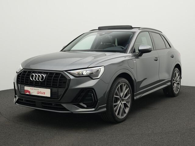 Audi Q3 45 TFSI e 245 pk S-tronic S edition | Panoramadak | Leder/alcantara | Stoelverwarming | Navigatie