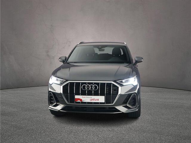Audi Q3 45 TFSI e S edition | Trekhaak | Audi sound | MMI plus | Full-led | ACC | Parkeerhulp plus |