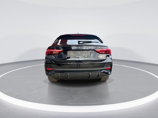 Audi Q3 Sportback 45 TFSIe 245pk S-Tronic S Edition · Camera · Side Assist · Adaptive Cruise Control · Zwart Optiek · Keyless · Stoelverwarming · Elek. Achterklep · 19"Velgen · Apple/Android Car Play