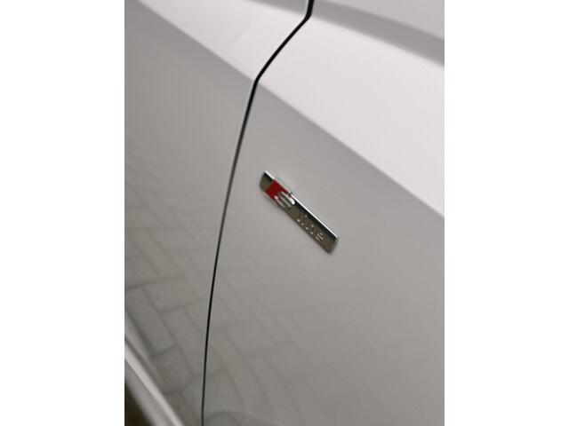 Audi Q3 45 TFSI e S tronic S-line, Stoelverw., 19 inch.