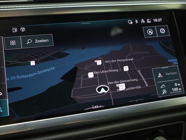 Audi Q3 45 TFSIe 180kW/245PK S Line · Stoelverwarming · Drive select · Leder/stof · Apple/Android Car Play ·