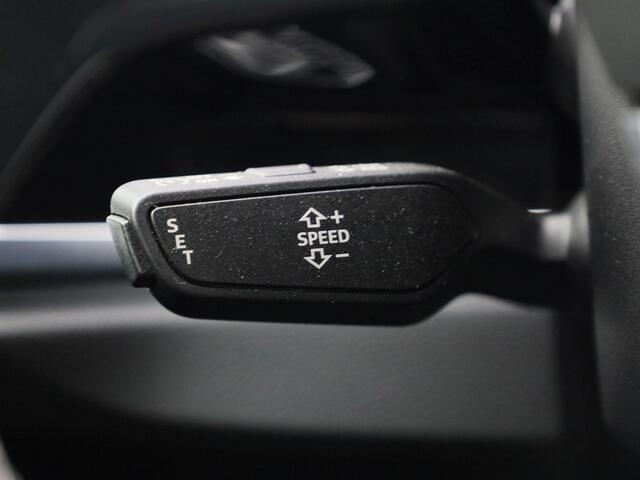 Audi Q3 45 TFSIe 180kW/245PK S Line · Stoelverwarming · Drive select · Leder/stof · Apple/Android Car Play ·