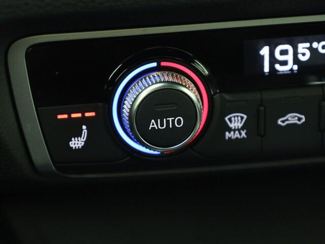 Audi Q3 45 TFSIe 180kW/245PK S Line · Stoelverwarming · Drive select · Leder/stof · Apple/Android Car Play ·